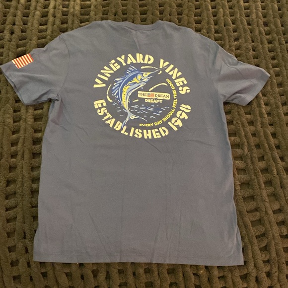 NWT men’s Vineyard Vines shirt. - Picture 6 of 7